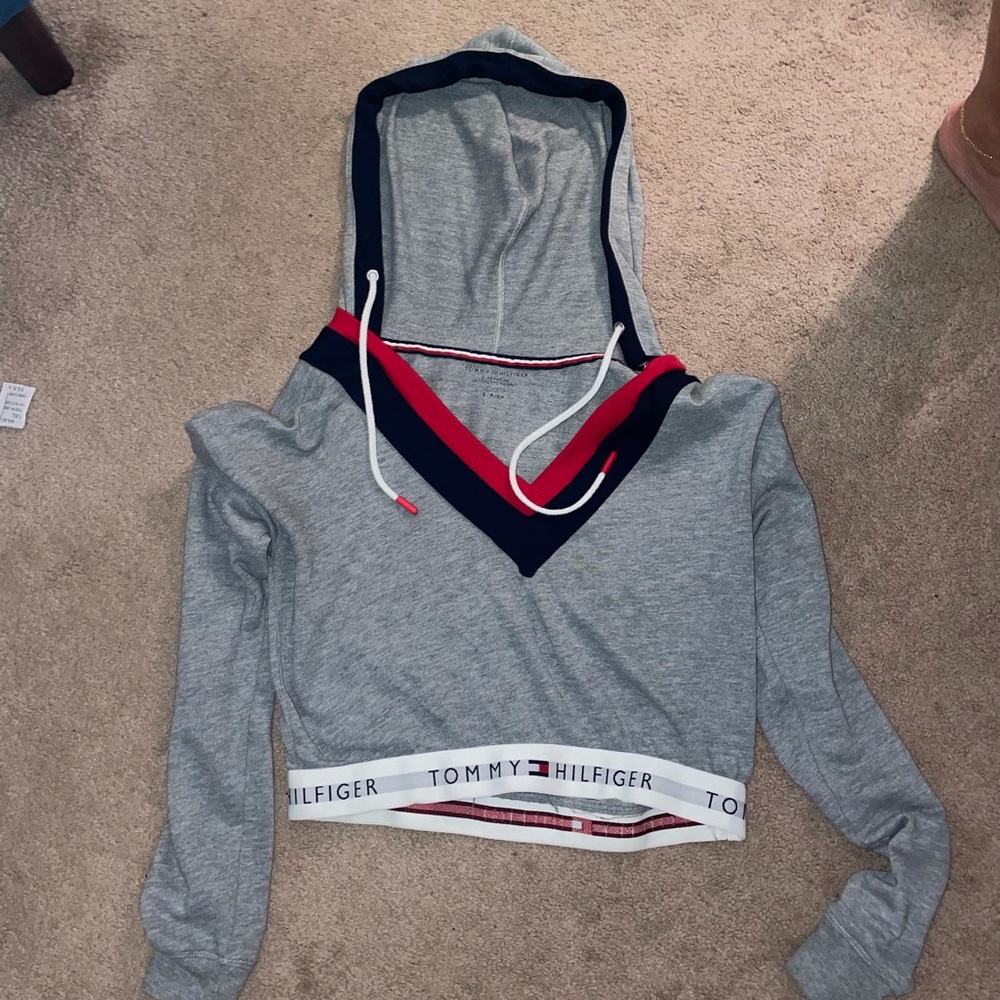 Tommy Hilfiger crop sweatshirt size small